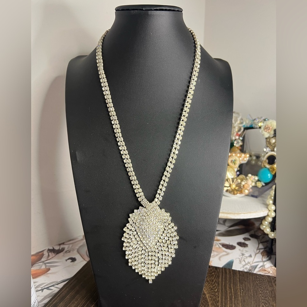 Vintage Silver Tone Fringe Rhinestone Necklace B1